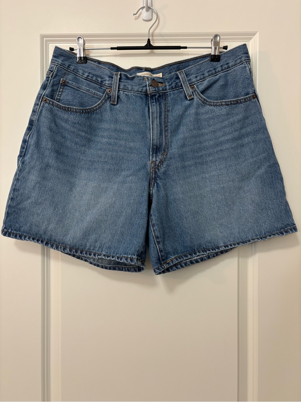Levi's 94' Baggy Medium Wash Blue 100% Cotton Jean Shorts, Size 32